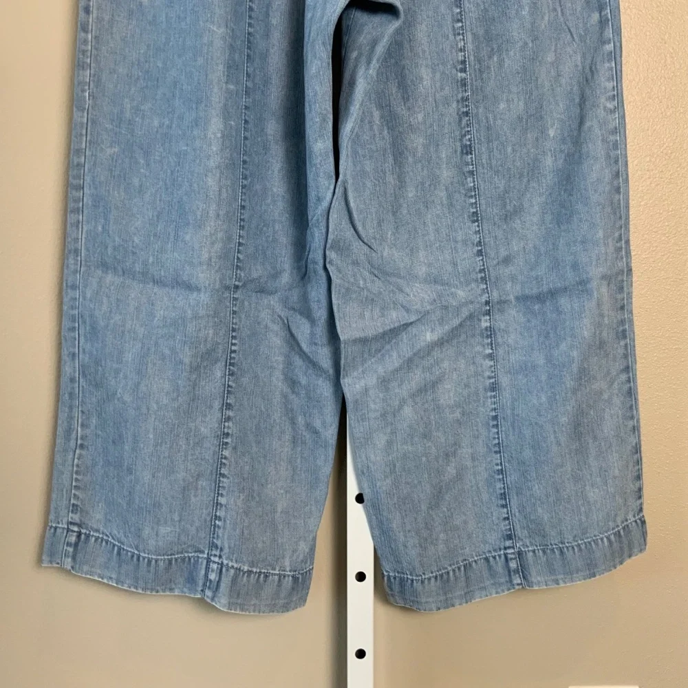 Jane + Delancey Chambray Lightweight Cropped Belted Pants - Picture 14 of 16